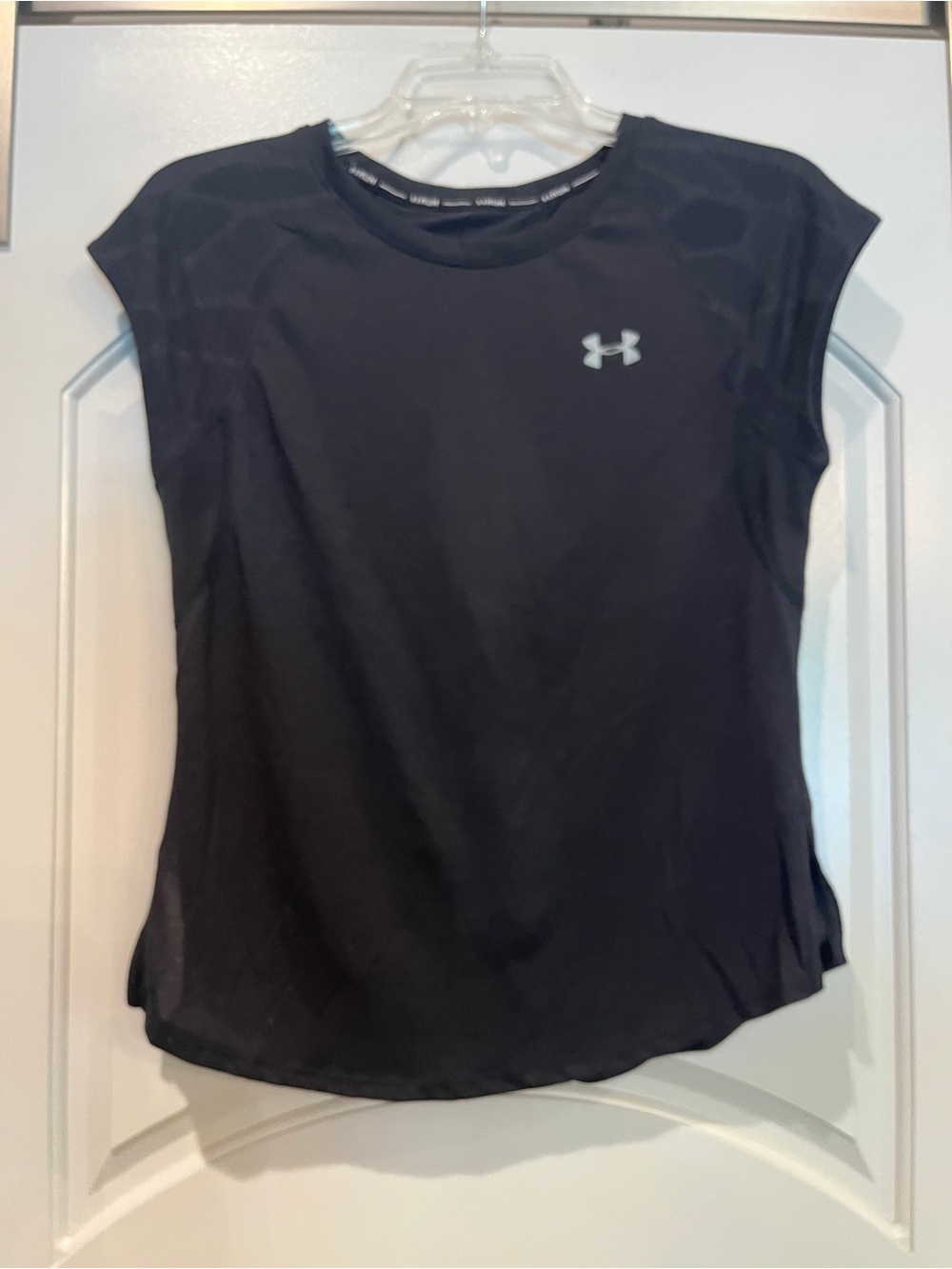 Under Armour Black Women's Sleeveless Performance open back Muscle style Tee.